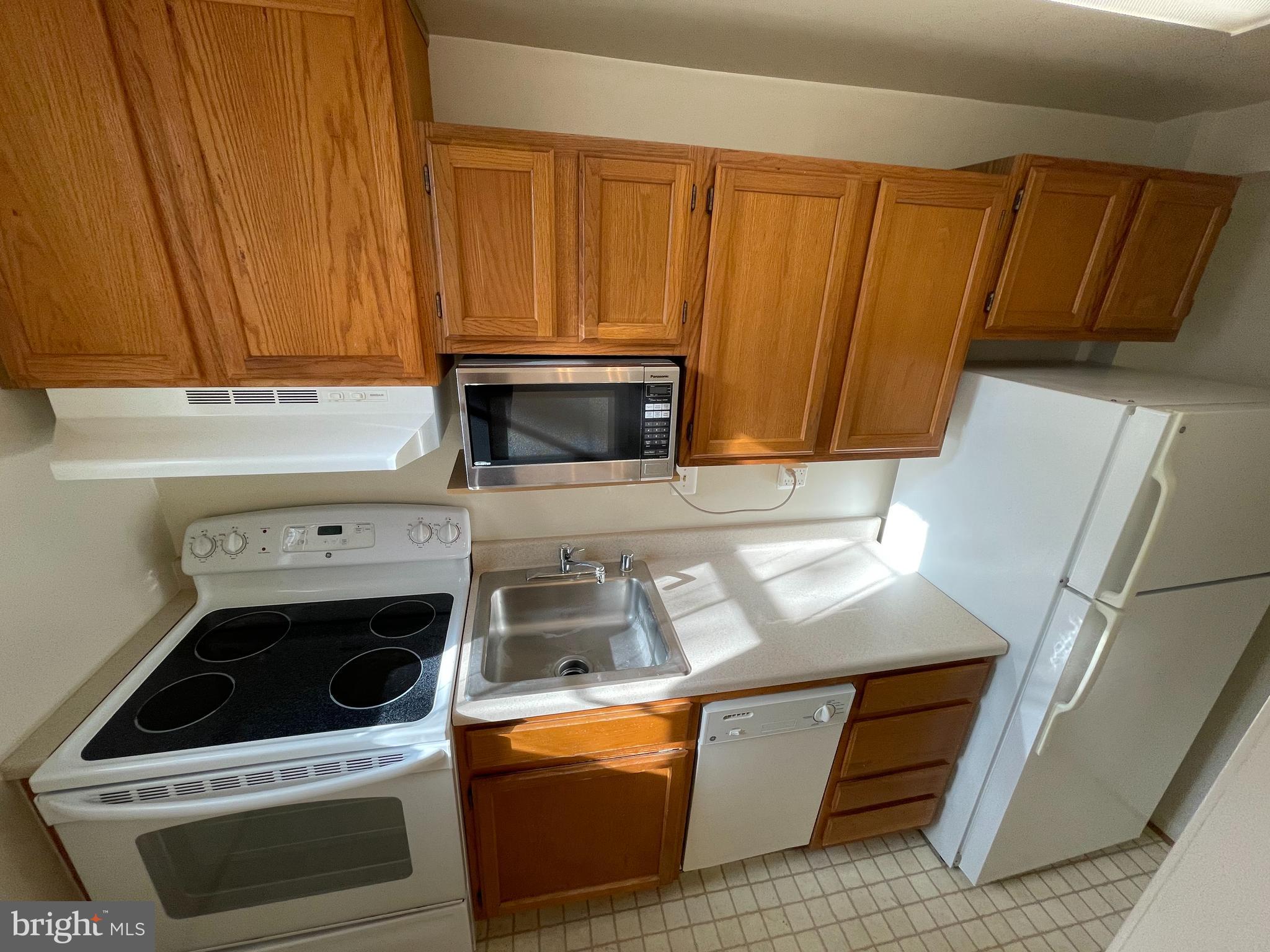 1744 Rhodes STREET N Unit: 308