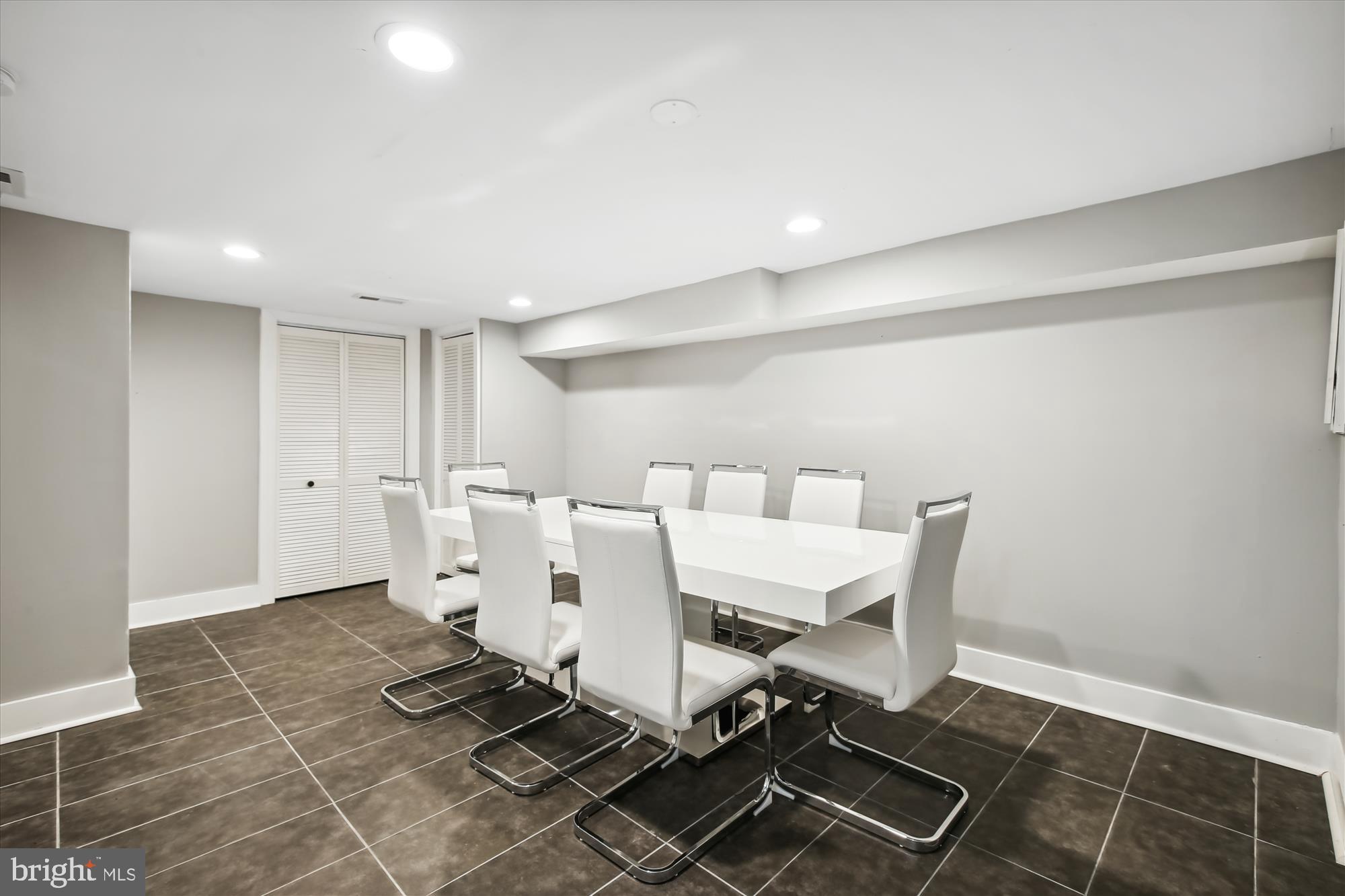 3751 S Four Mile Run Dr