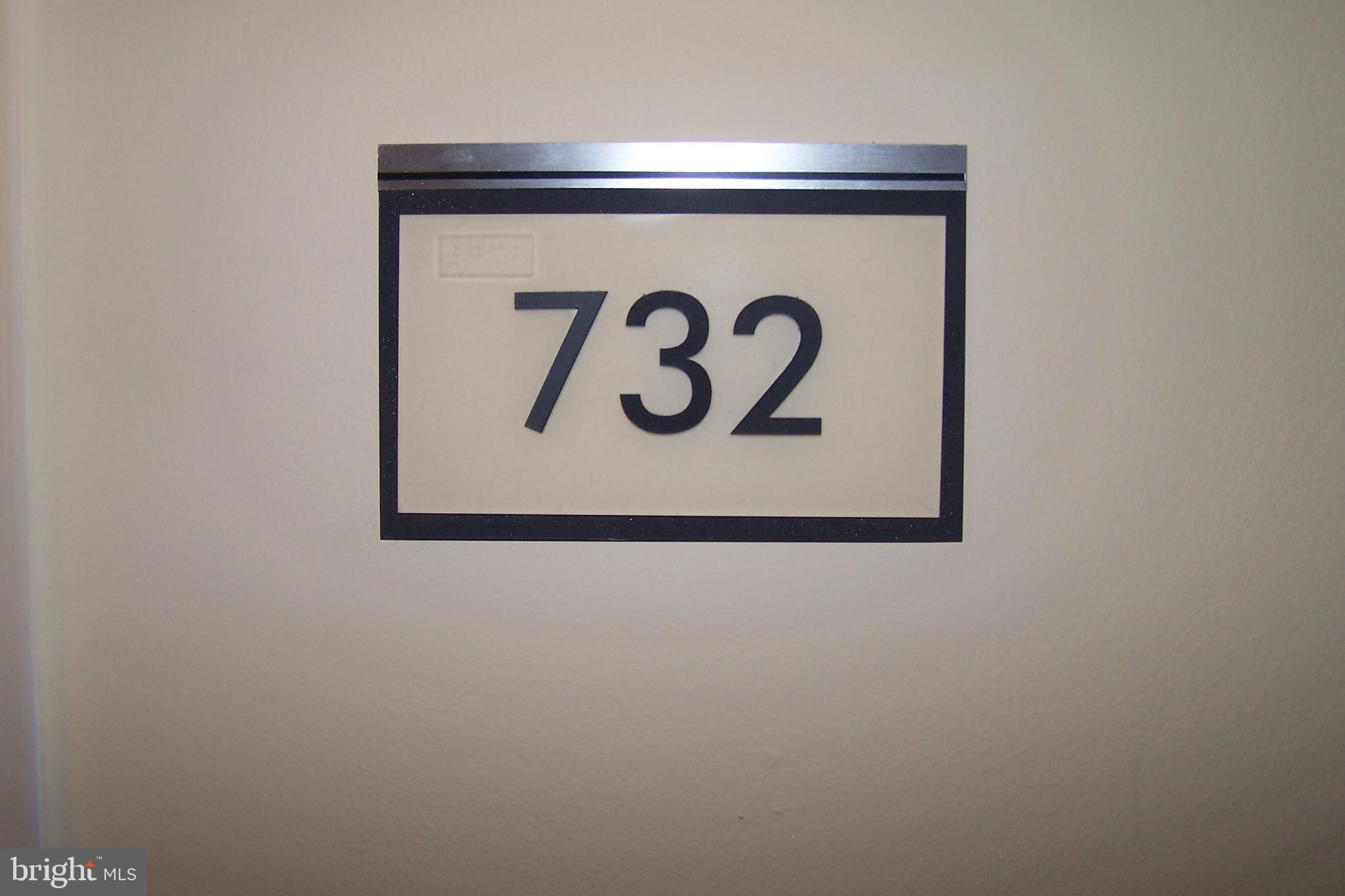 4500 S FOUR MILE RUN DR #732