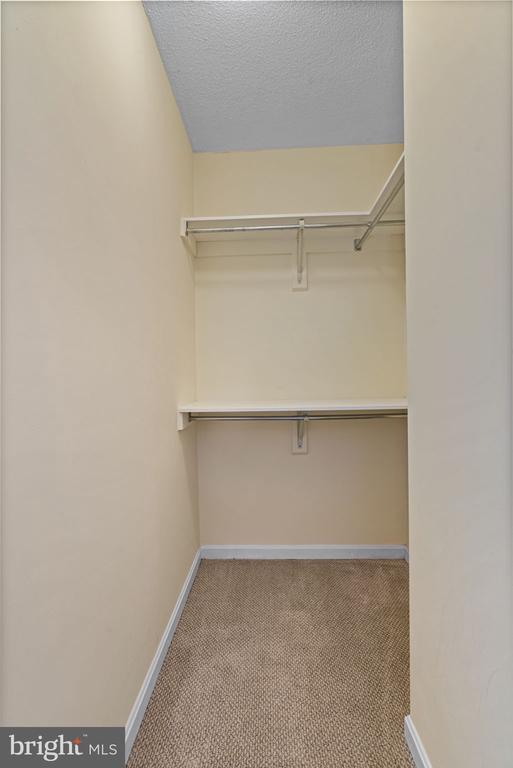 1805 CRYSTAL DR #513S