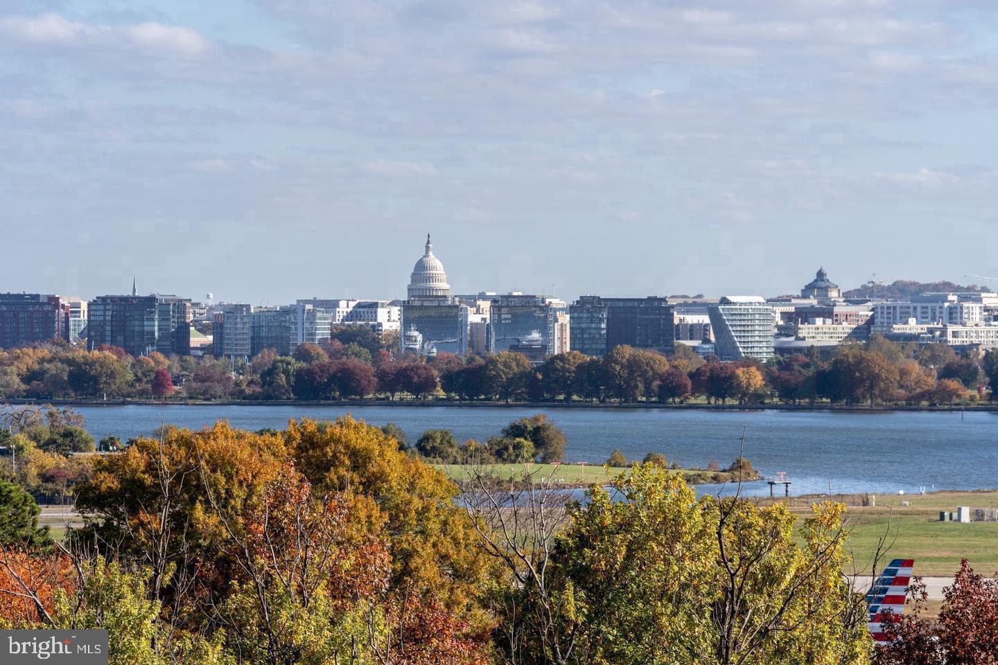 1805 CRYSTAL DR #513S