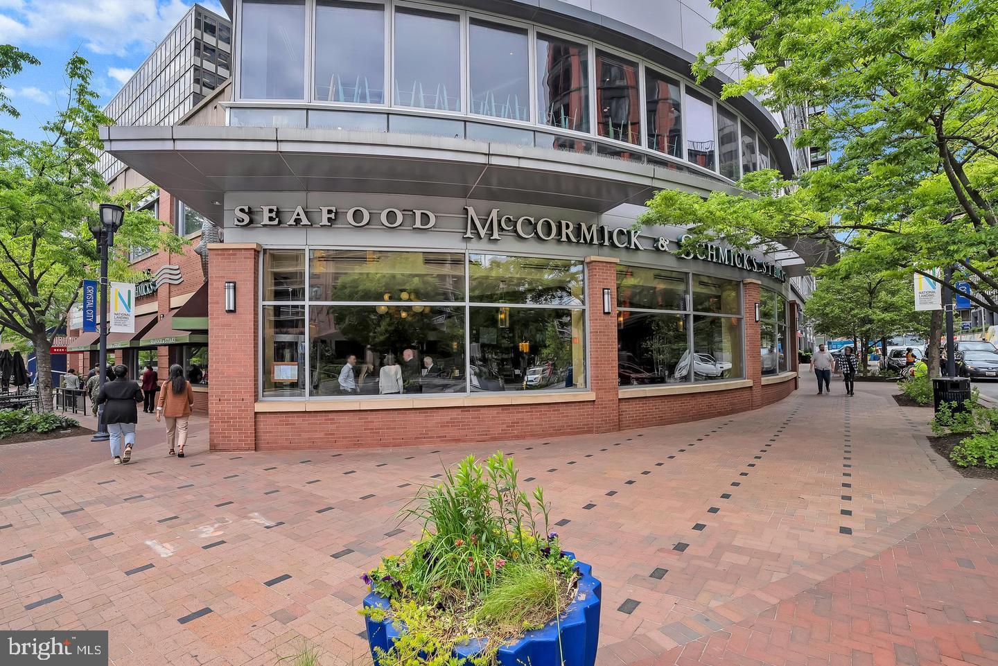 1805 CRYSTAL DR #513S