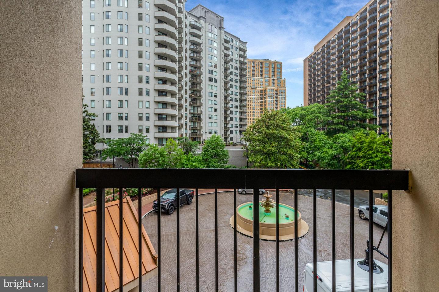 1211 S EADS ST #311