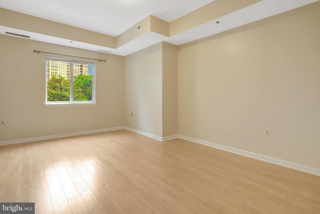 1211 S EADS ST #311