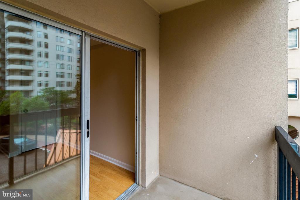 1211 S EADS ST #311