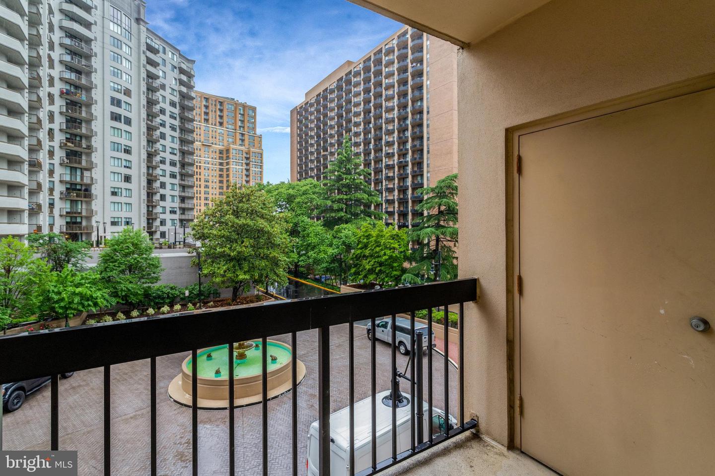 1211 S EADS ST #311