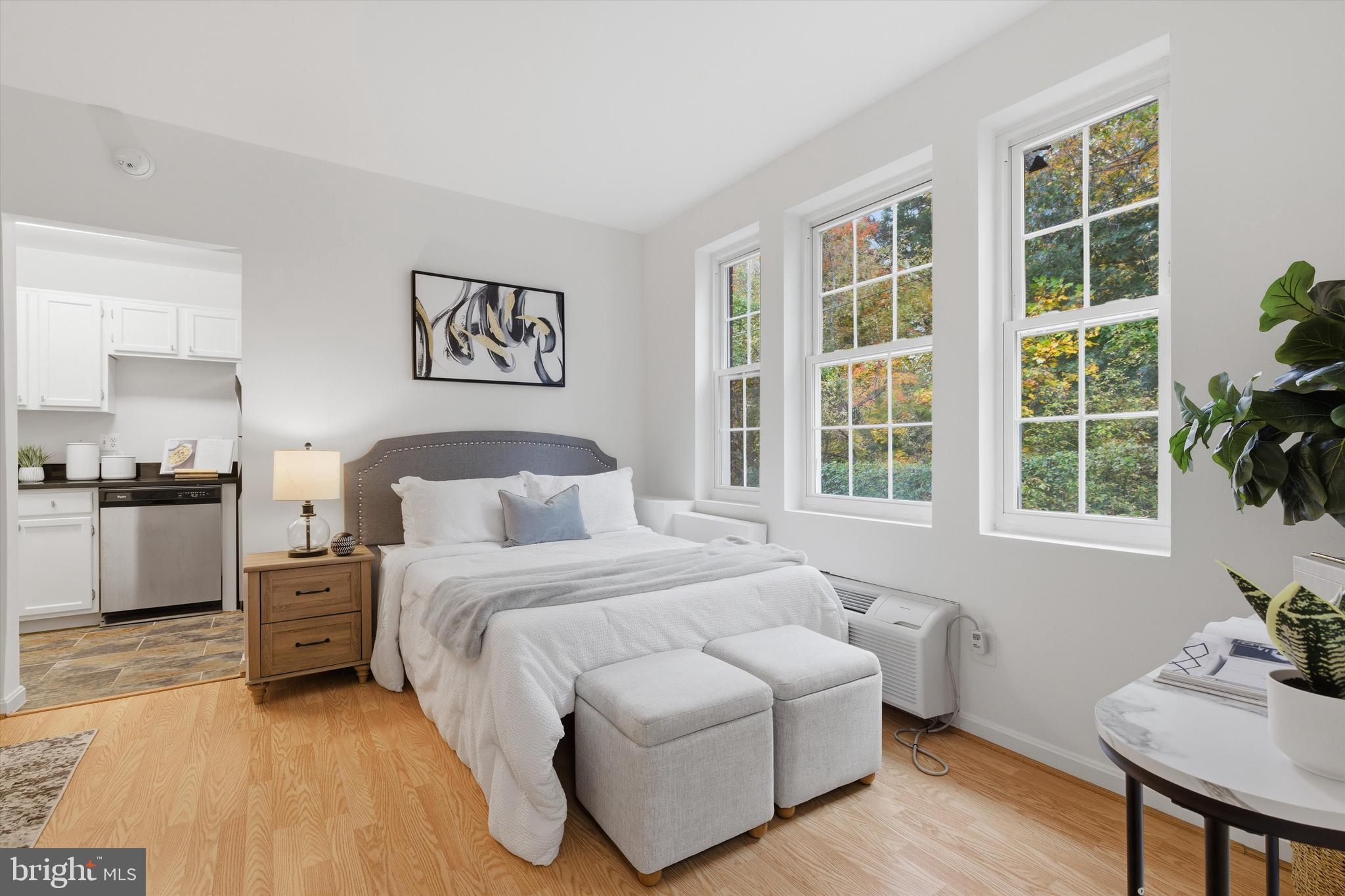 1909 N RHODES STREET 25