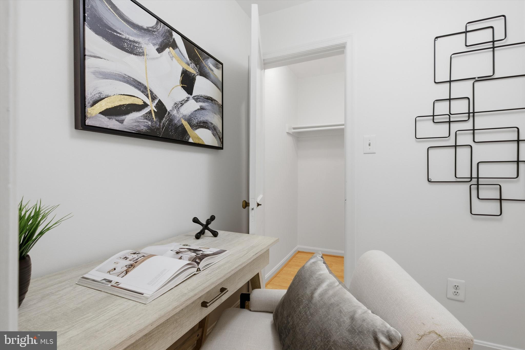 1909 N RHODES STREET 25