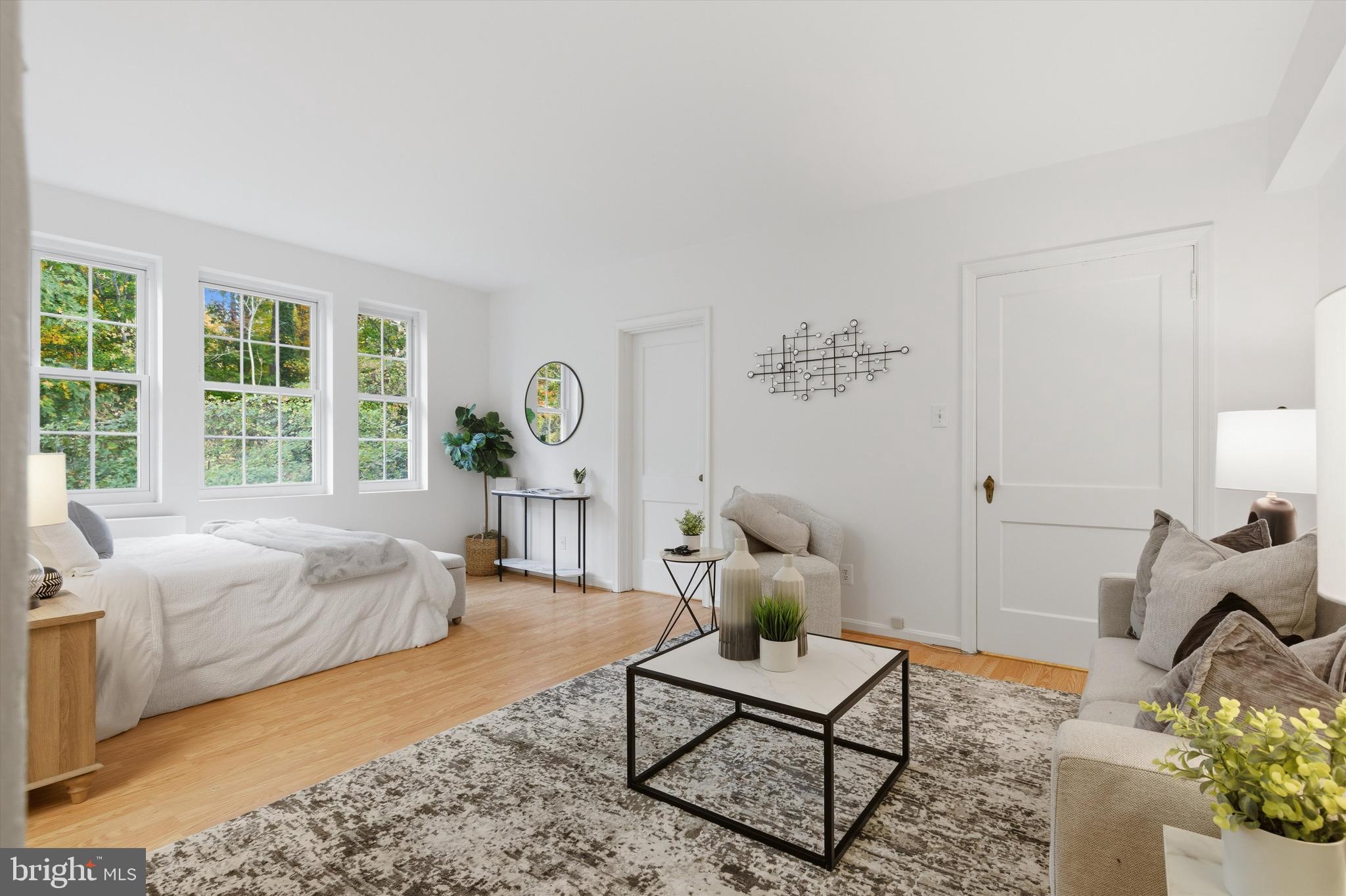 1909 N RHODES STREET 25