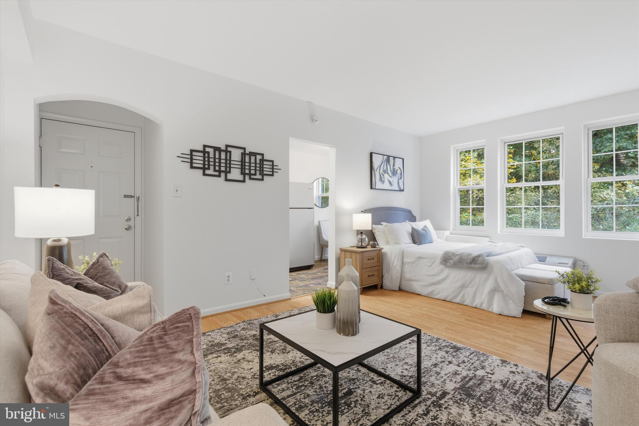 1909 N RHODES STREET 25