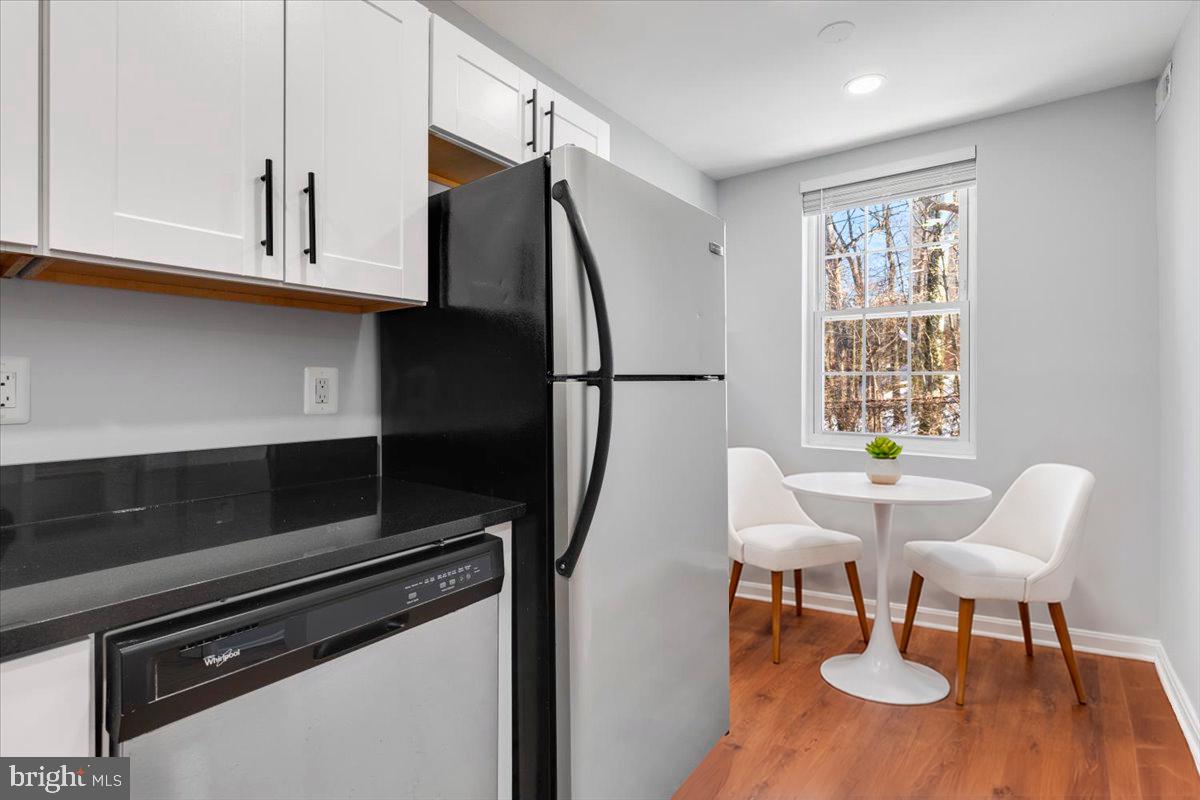 1909 N RHODES STREET 25