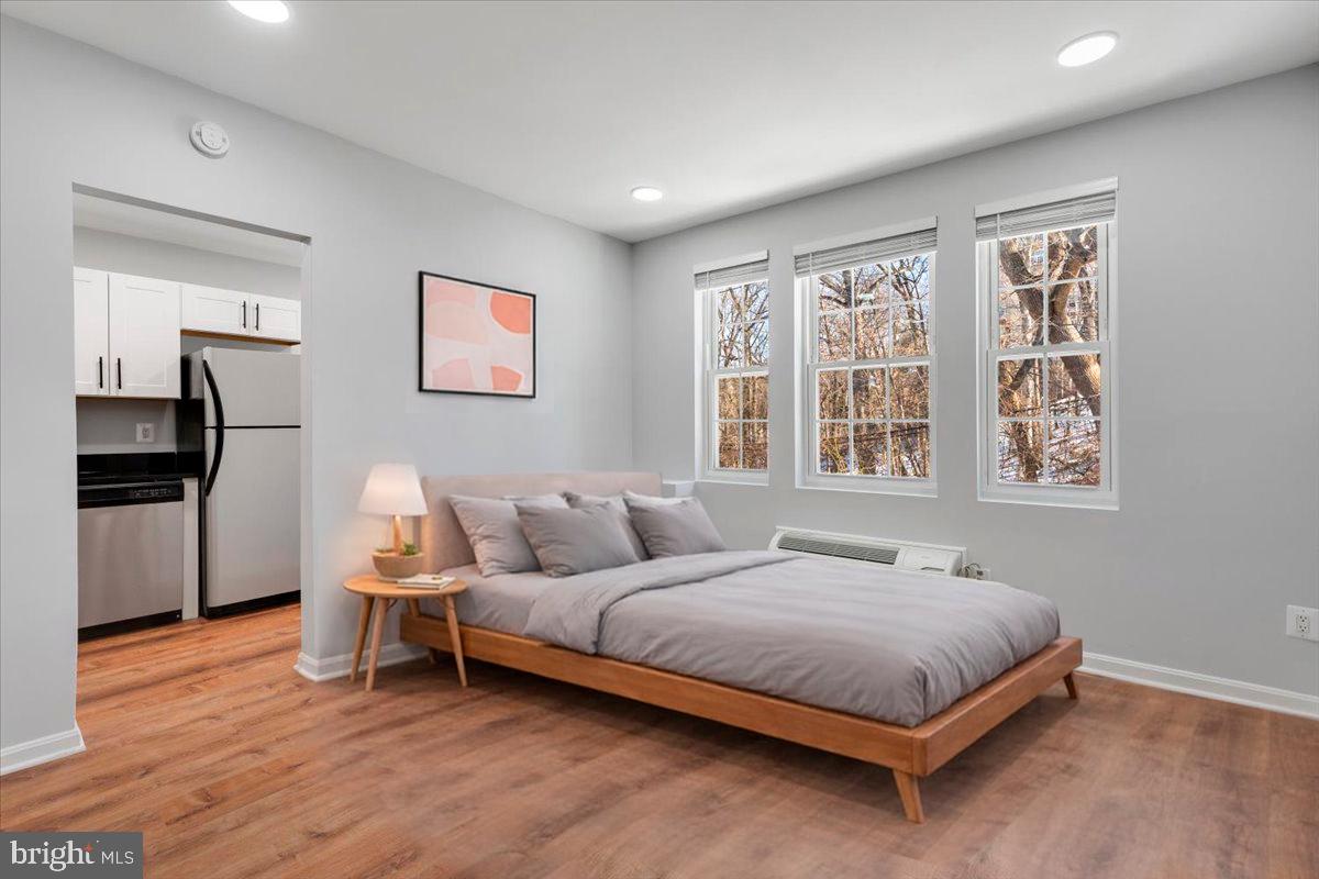 1909 N RHODES STREET 25