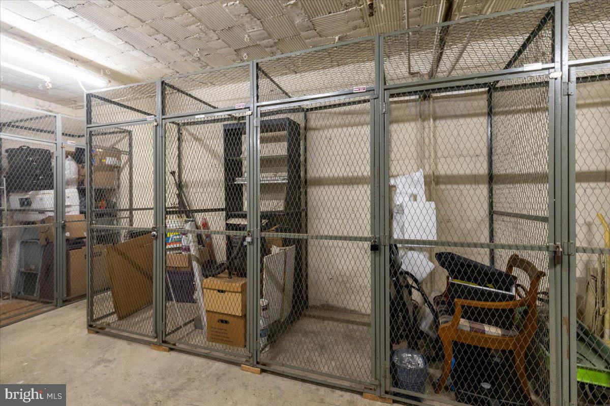 1909 N RHODES STREET 25