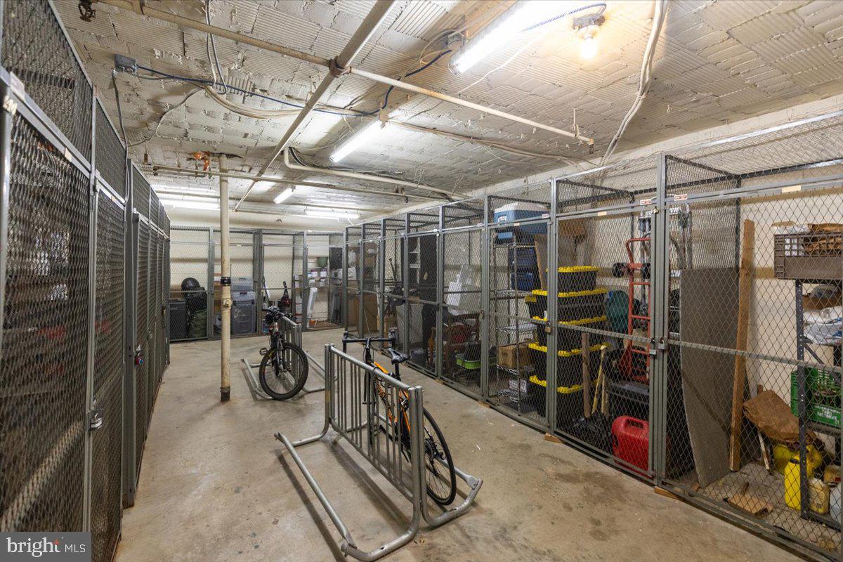 1909 N RHODES STREET 25