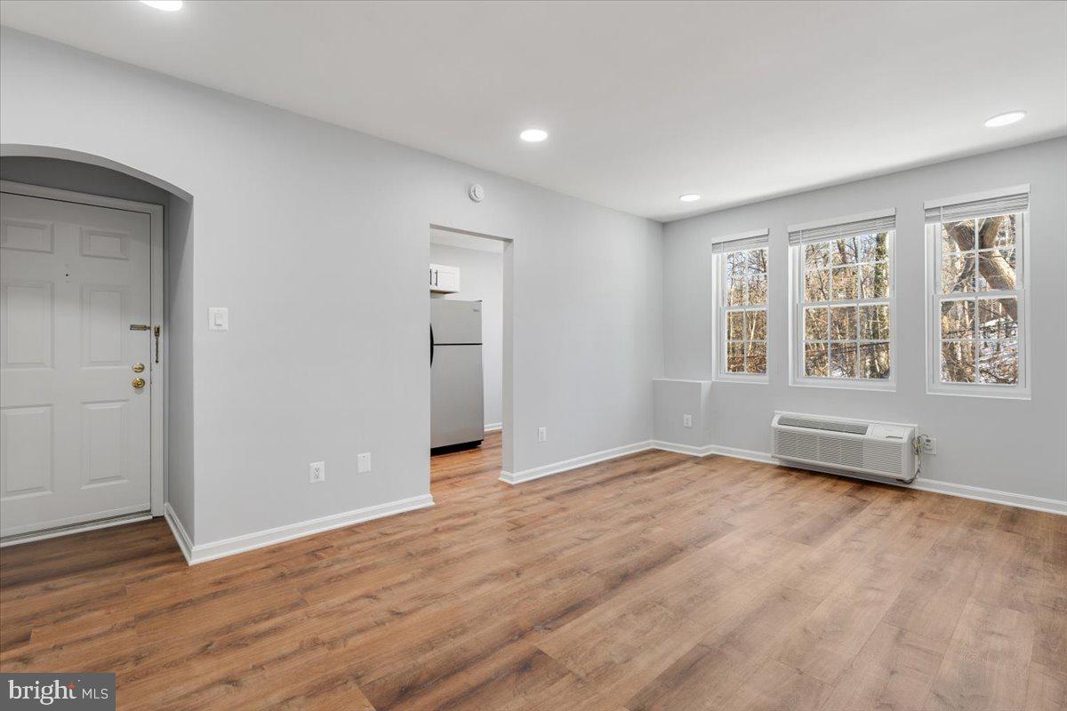 1909 N RHODES STREET 25