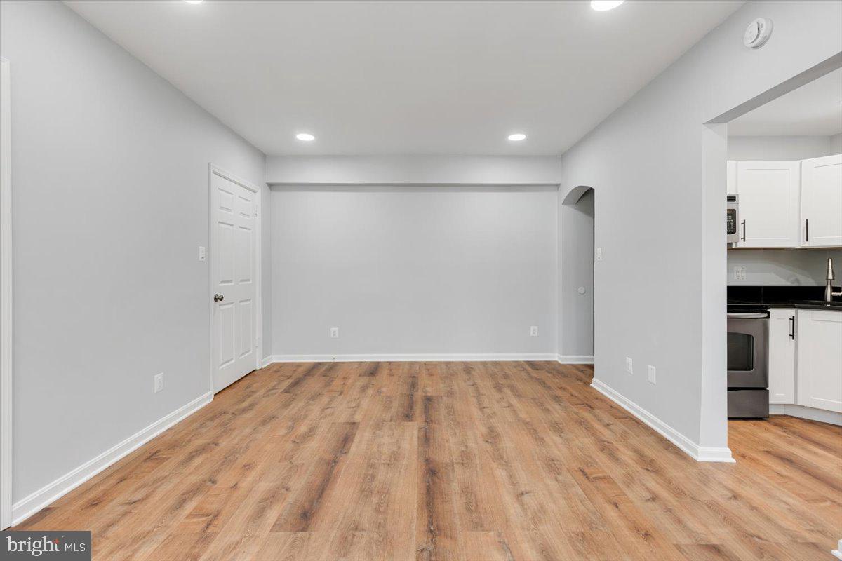 1909 N RHODES STREET 25