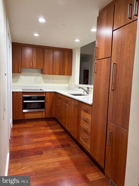 1530 KEY BOULEVARD Unit: 1130