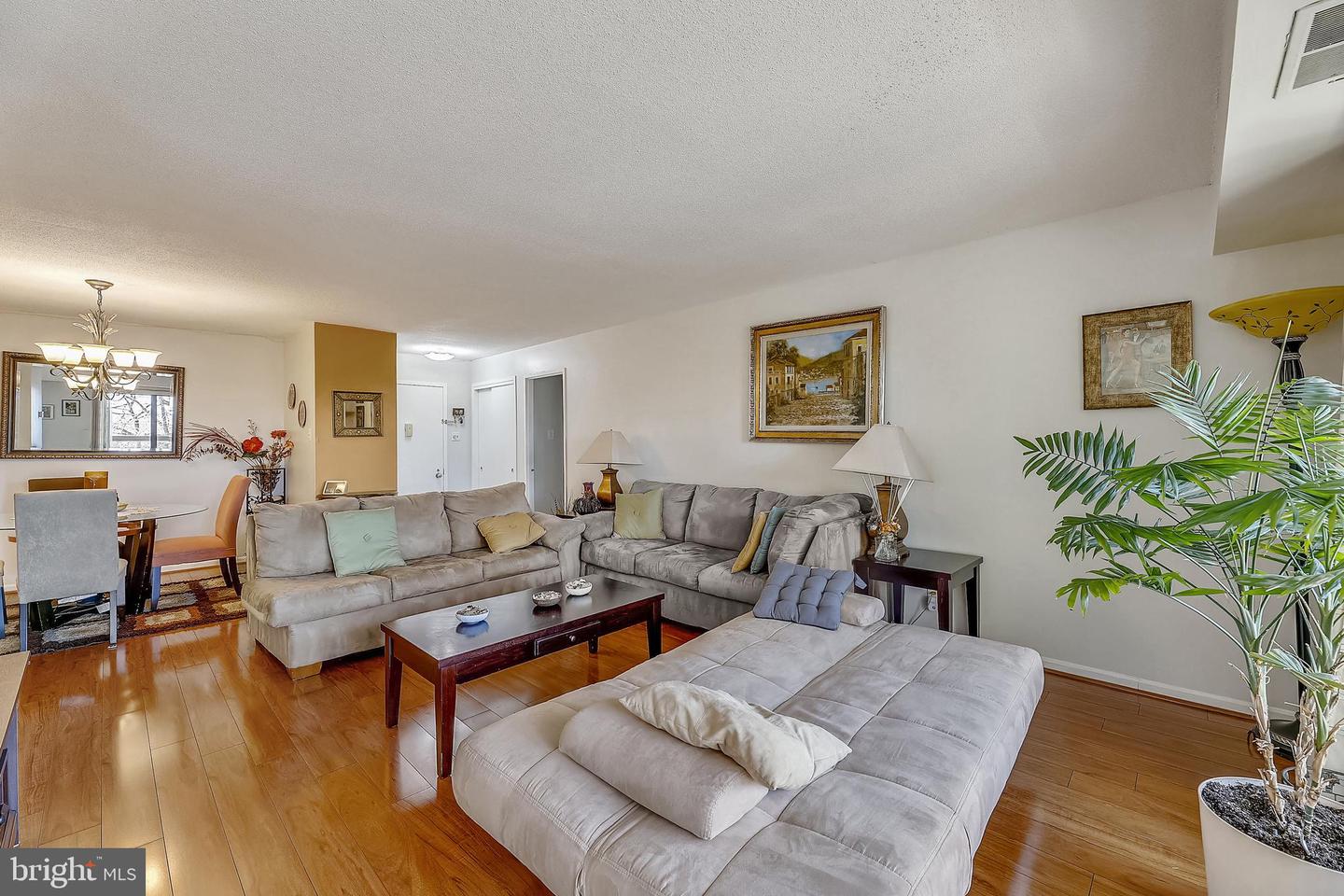 309 YOAKUM PARKWAY Unit: 212