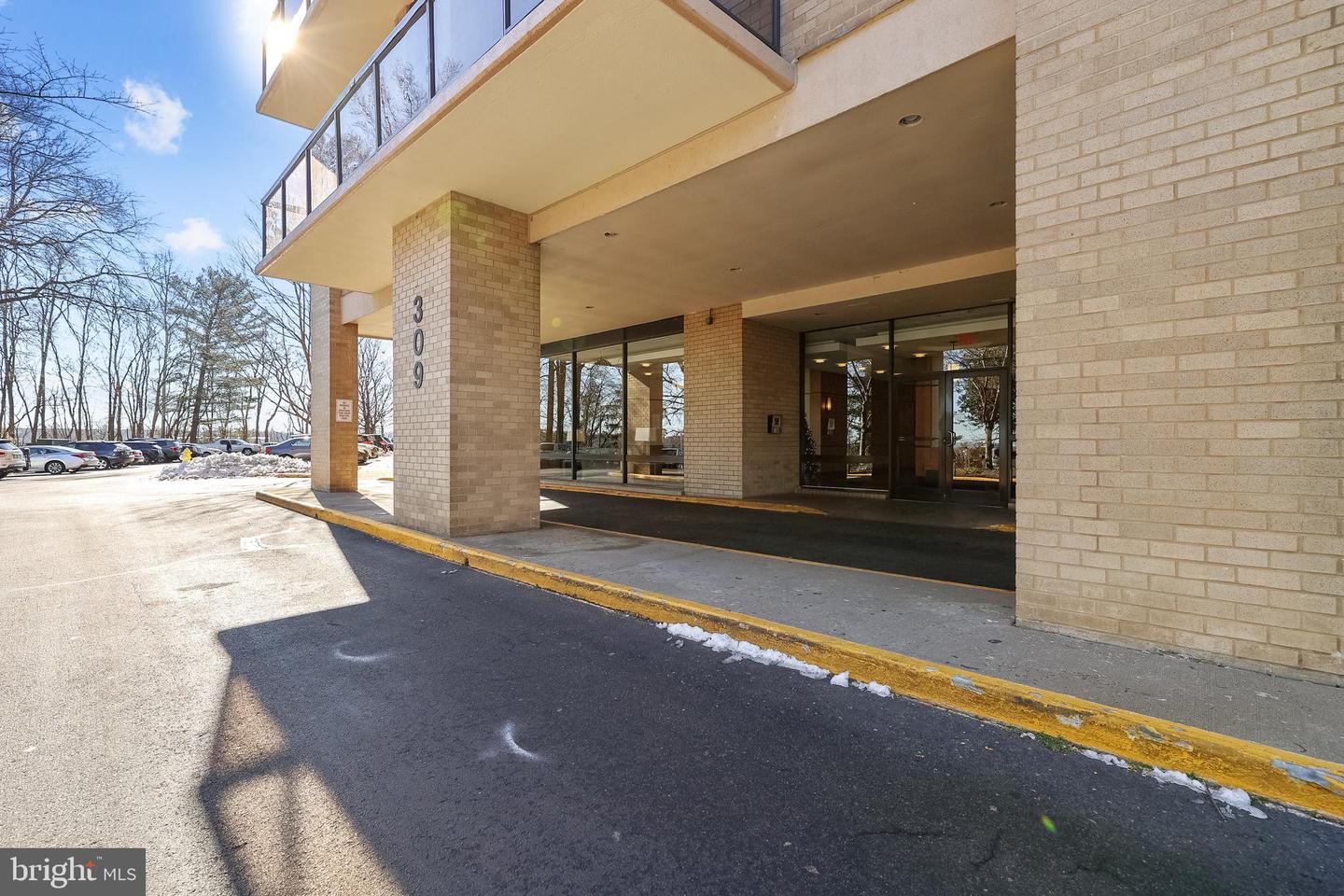 309 YOAKUM PARKWAY Unit: 212