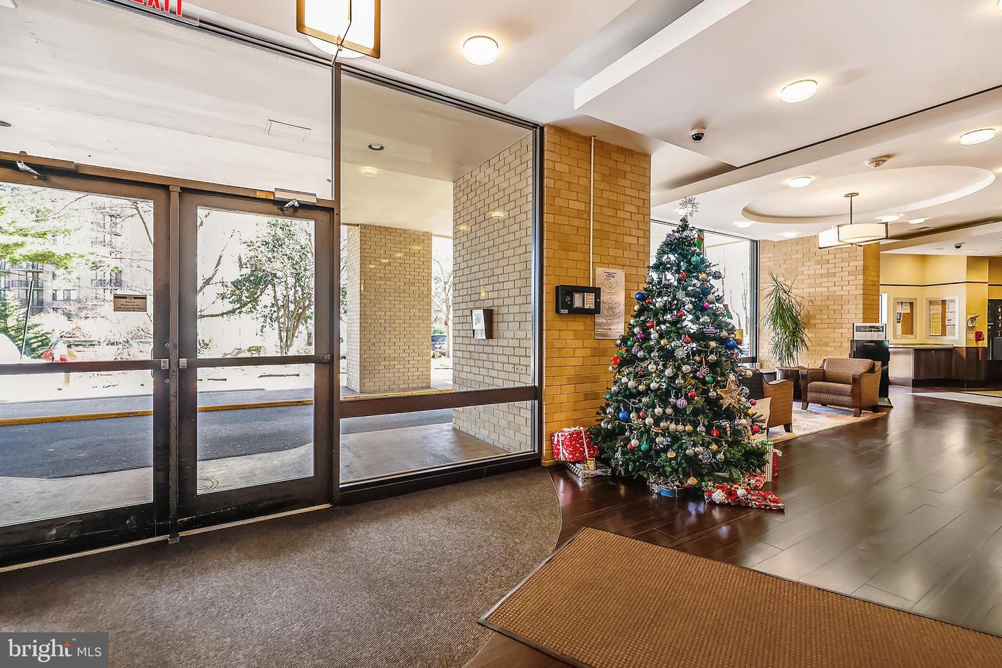 309 YOAKUM PARKWAY Unit: 212