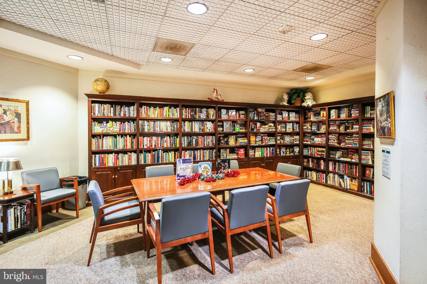 309 YOAKUM PARKWAY Unit: 212