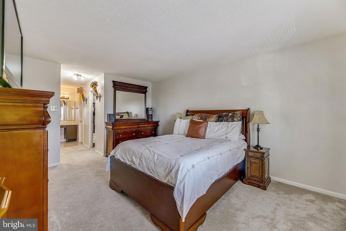309 YOAKUM PARKWAY Unit: 212