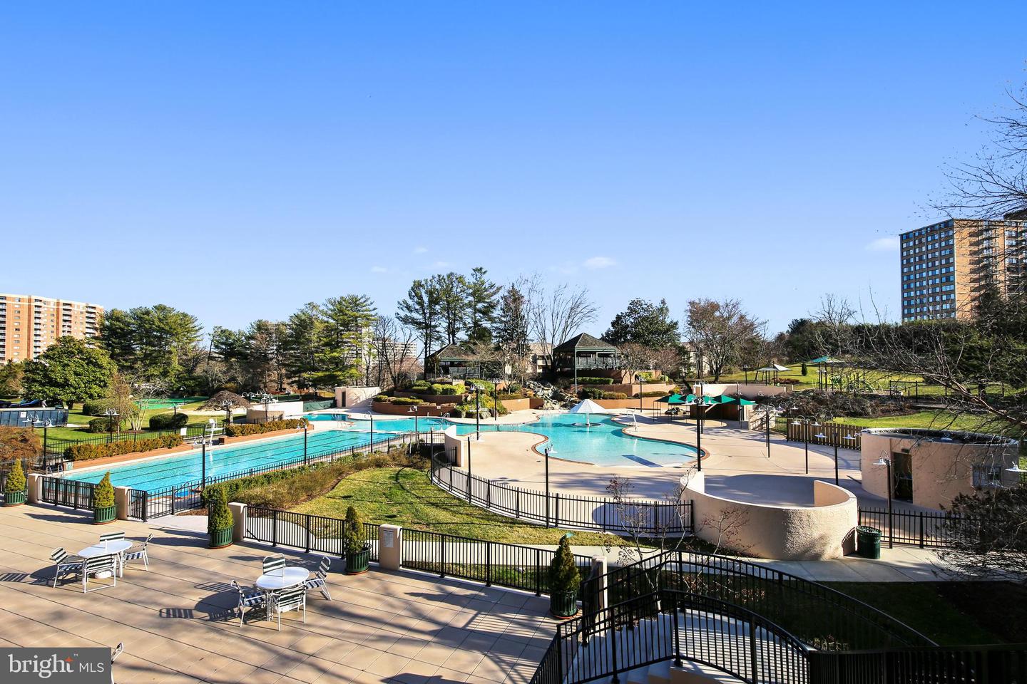 309 YOAKUM PARKWAY Unit: 212