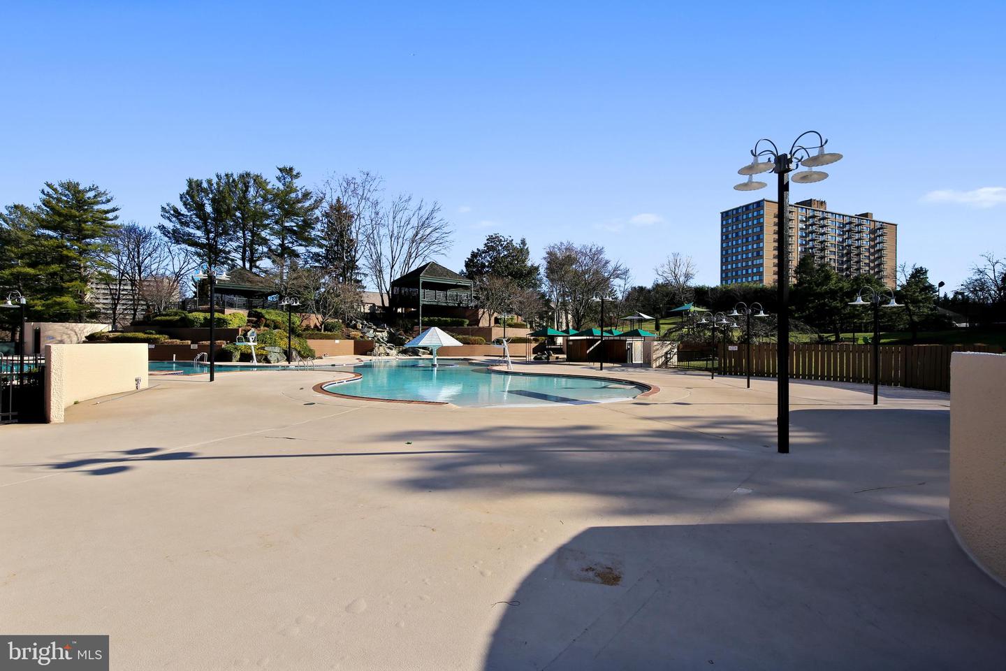 309 YOAKUM PARKWAY Unit: 212