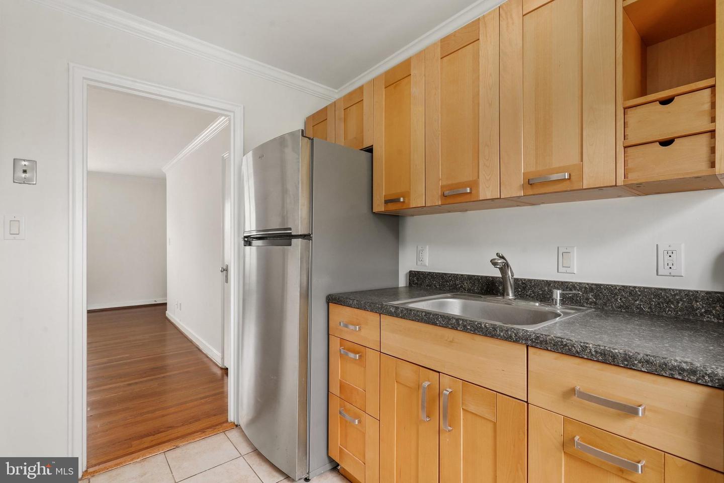 205 E GLEBE ROAD Unit: E
