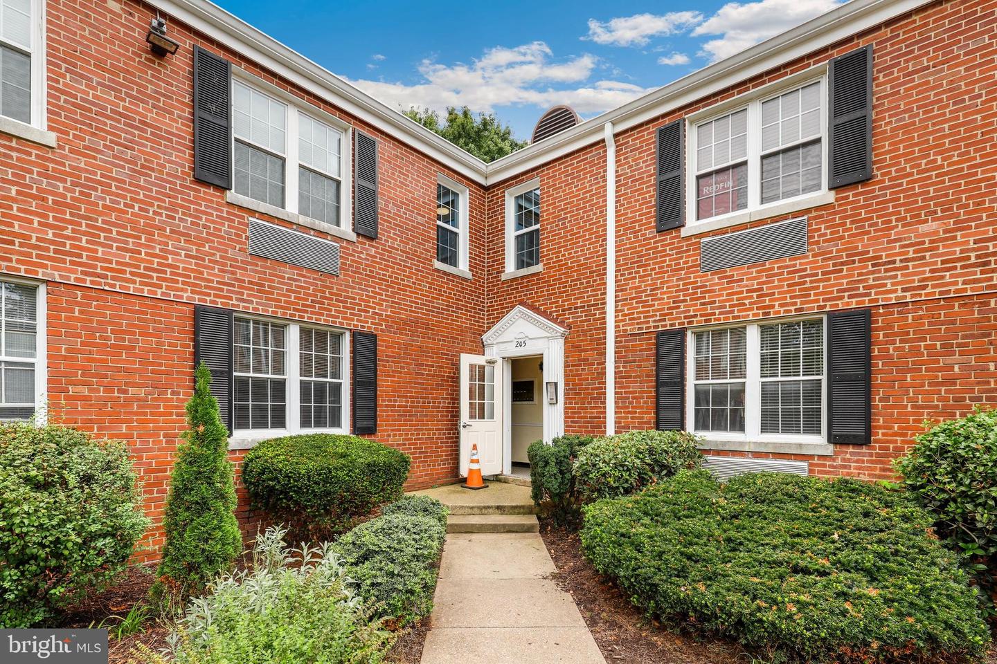 205 E GLEBE ROAD Unit: E