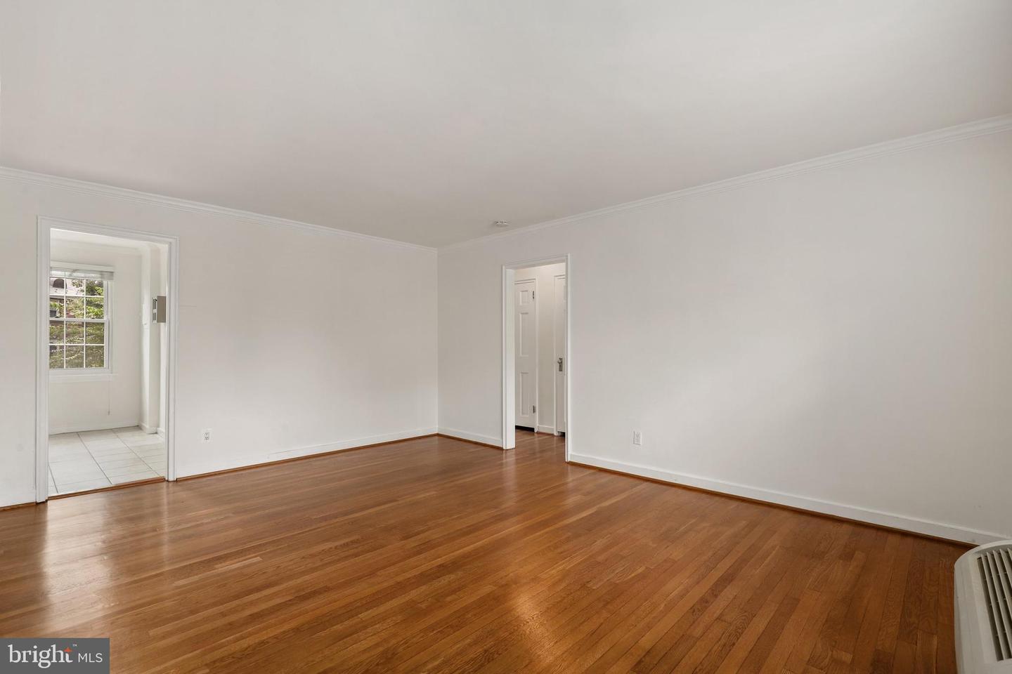 205 E GLEBE ROAD Unit: E