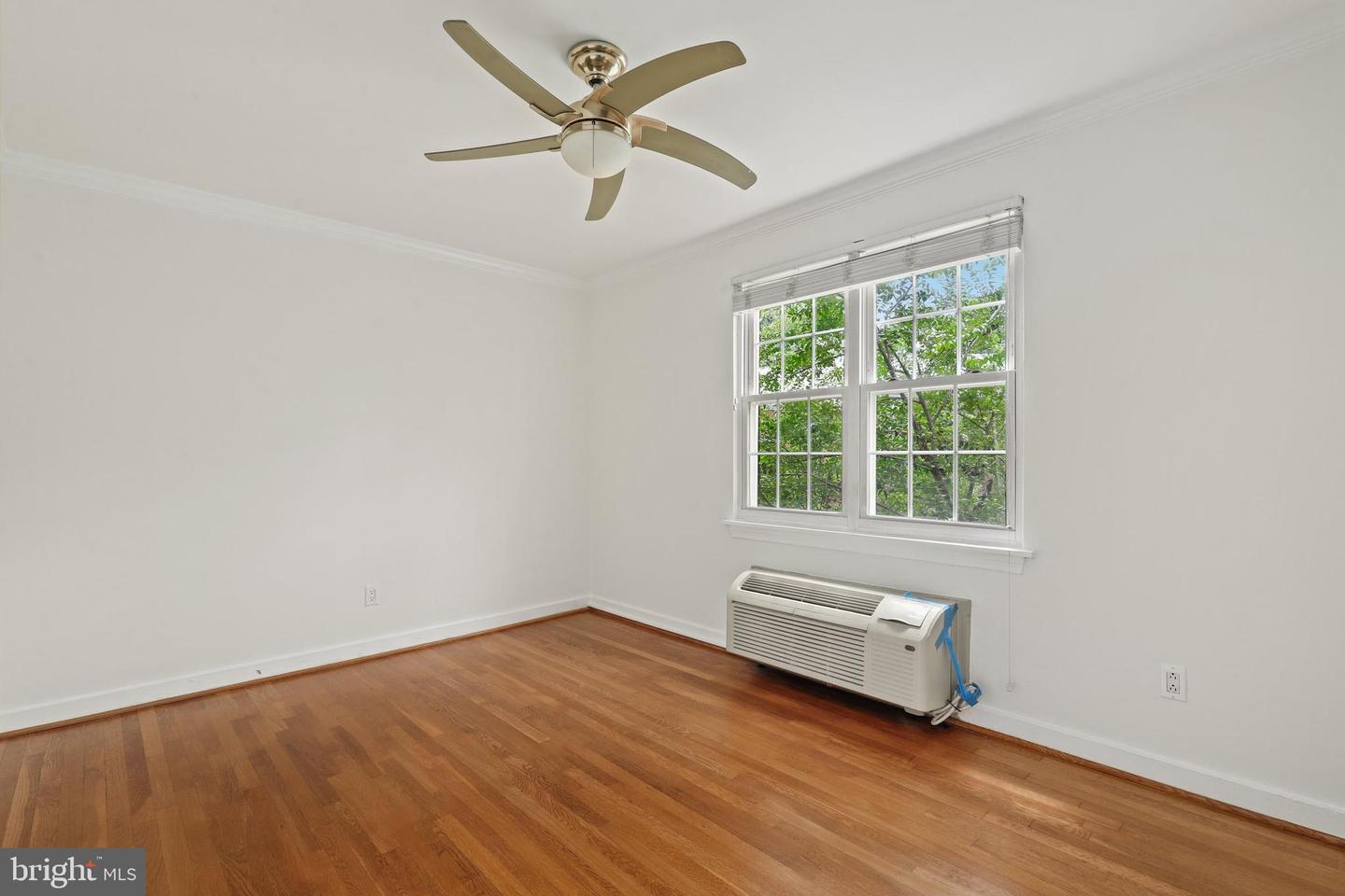 205 E GLEBE ROAD Unit: E