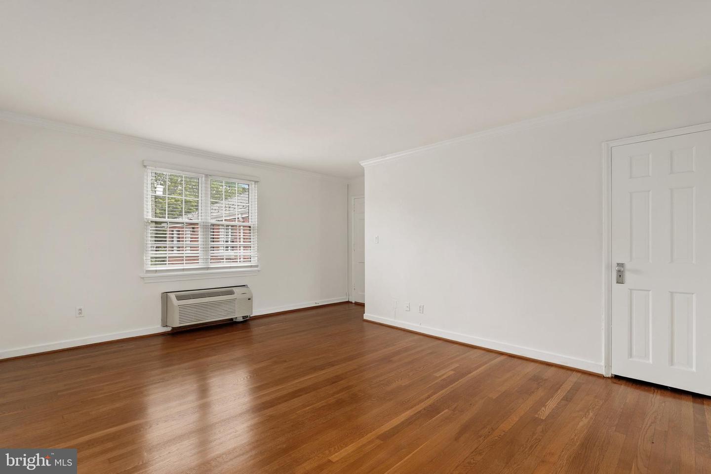 205 E GLEBE ROAD Unit: E