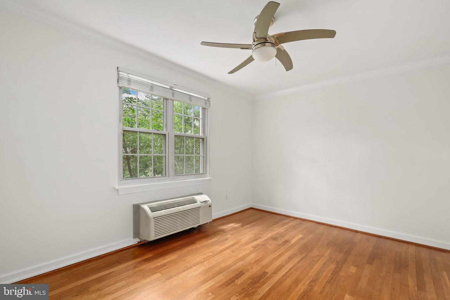 205 E GLEBE ROAD Unit: E
