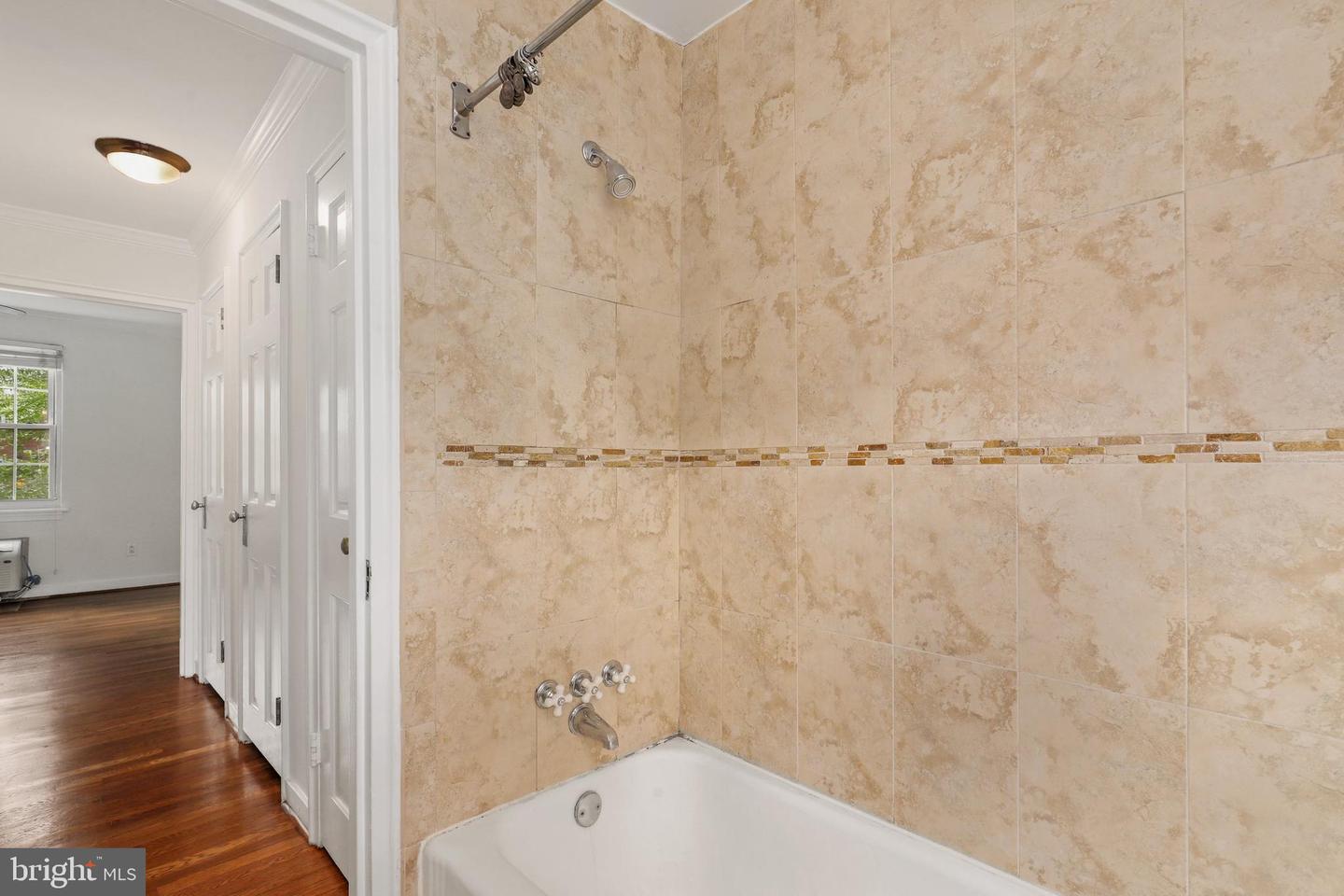 205 E GLEBE ROAD Unit: E