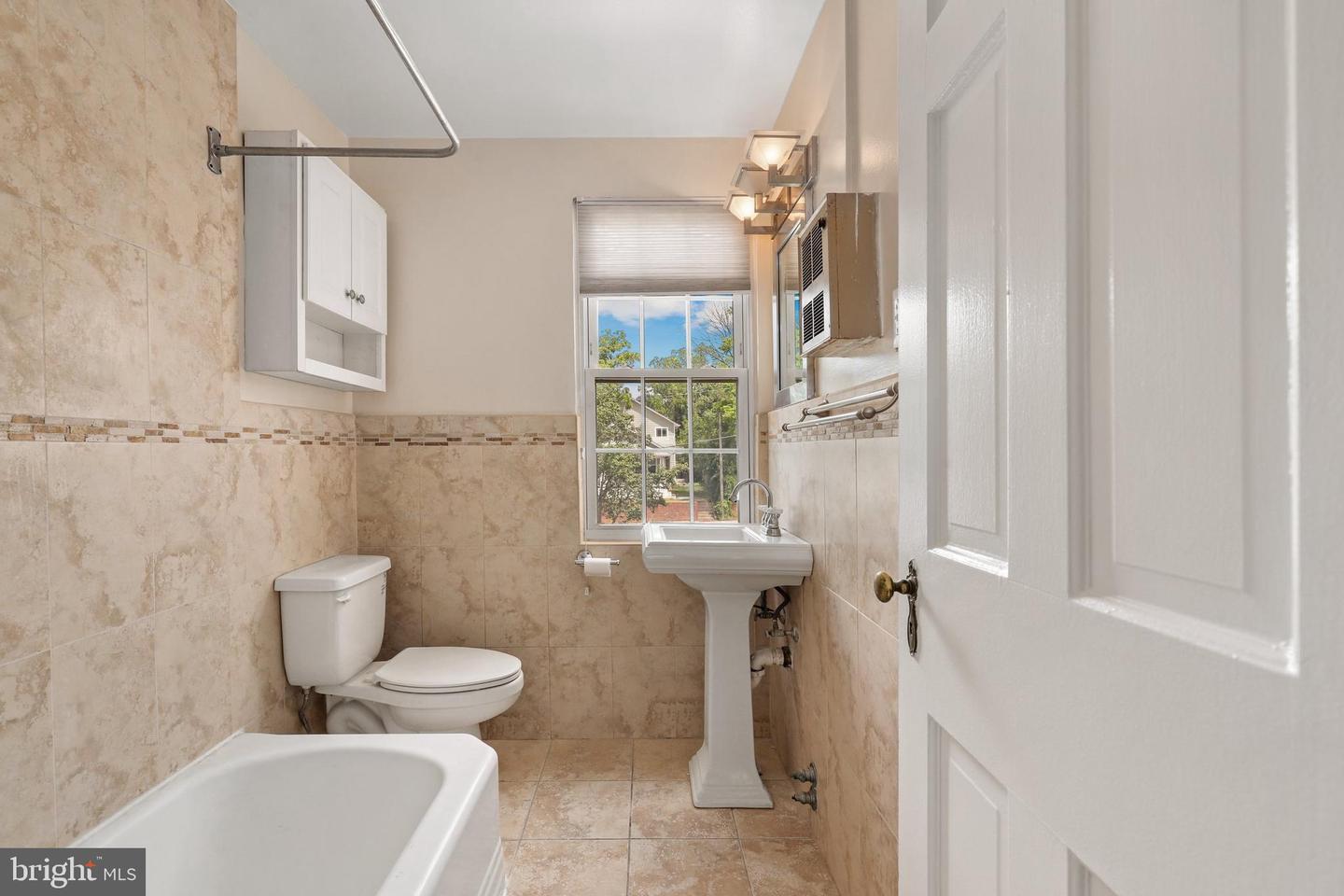 205 E GLEBE ROAD Unit: E