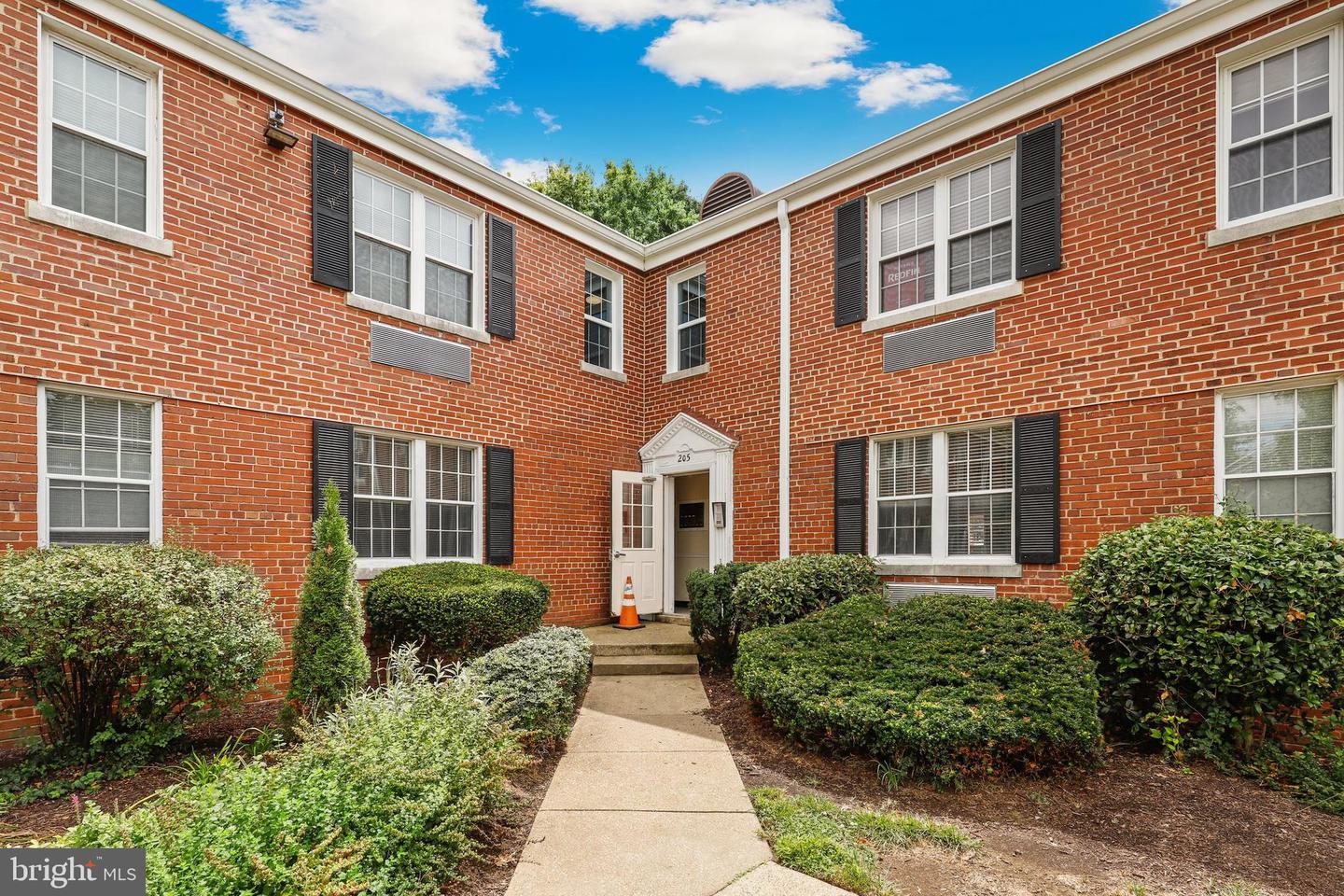 205 E GLEBE ROAD Unit: E