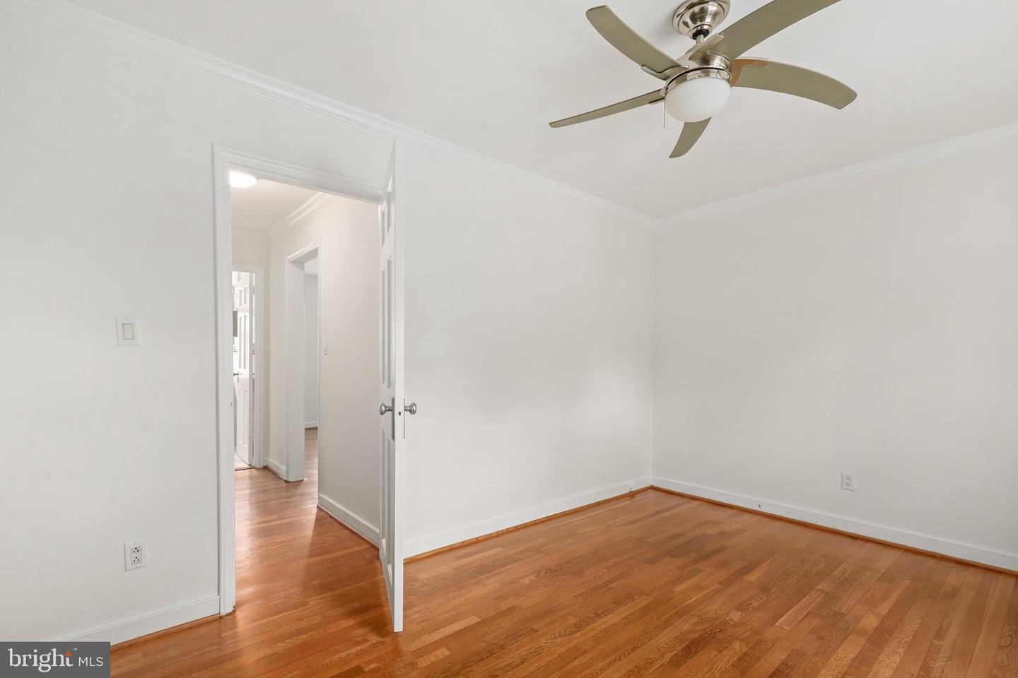 205 E GLEBE ROAD Unit: E