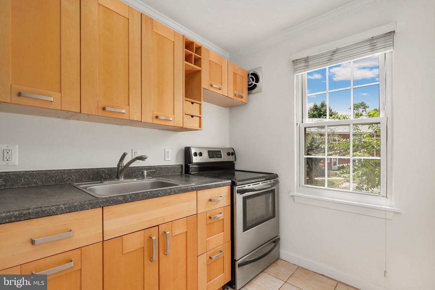 205 E GLEBE ROAD Unit: E