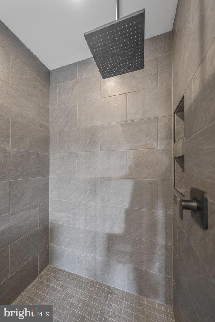 4551 STRUTFIELD LANE Unit: 4211