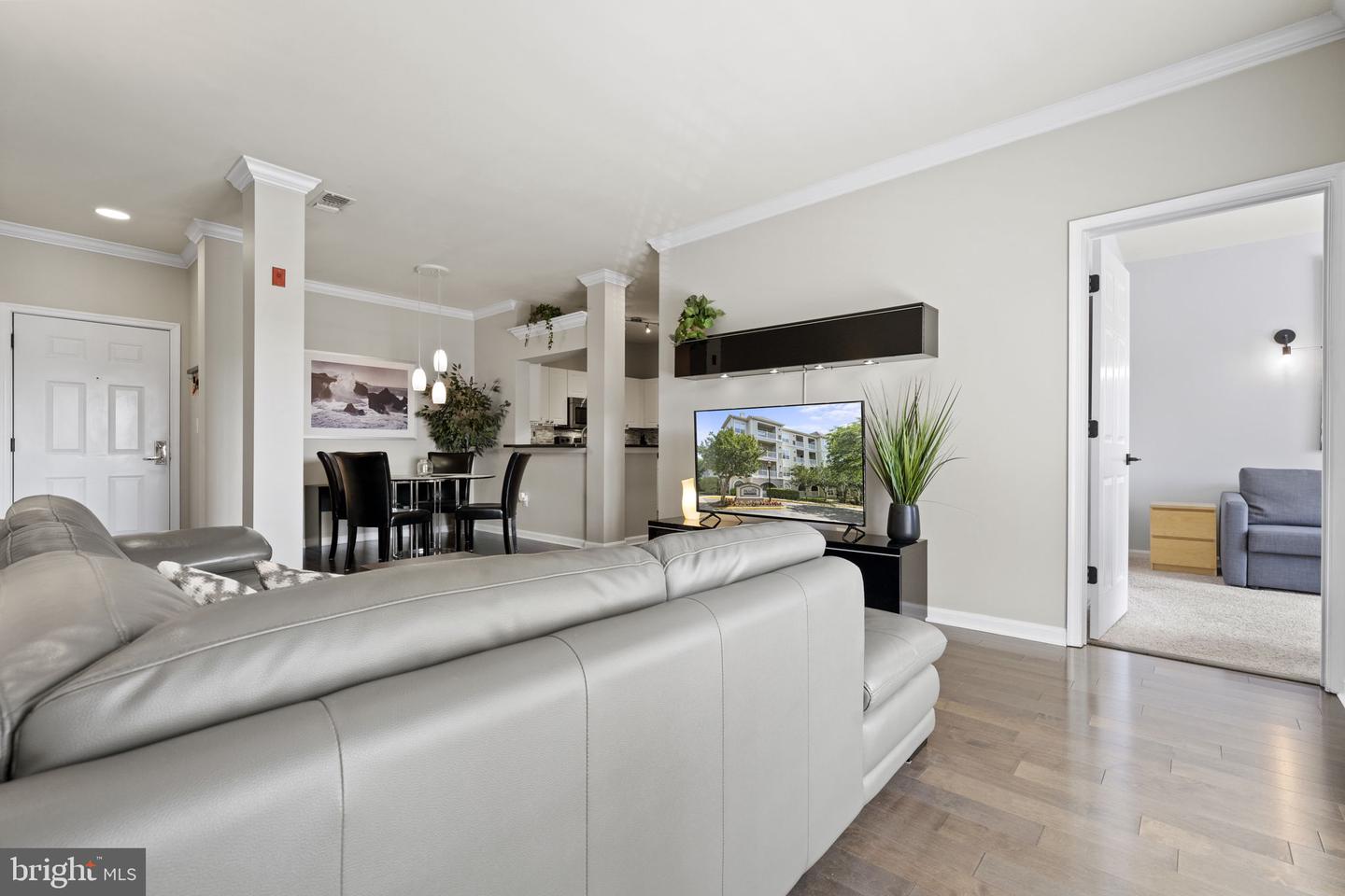 4551 STRUTFIELD LANE Unit: 4211