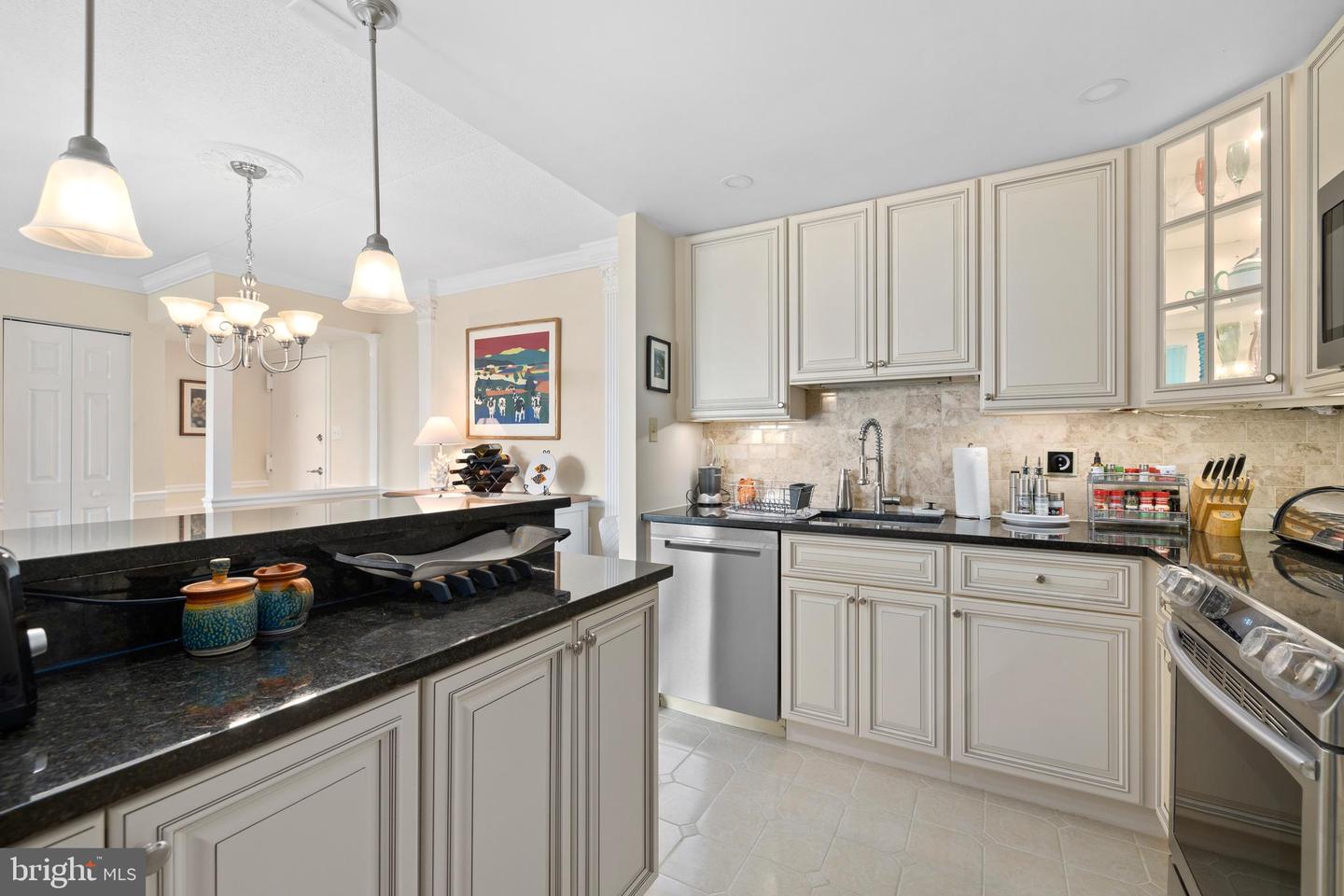 6300 STEVENSON AVENUE Unit: 624