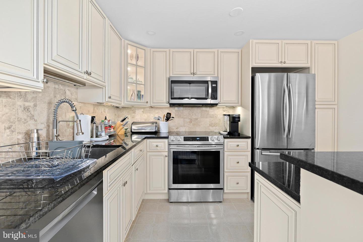 6300 STEVENSON AVENUE Unit: 624
