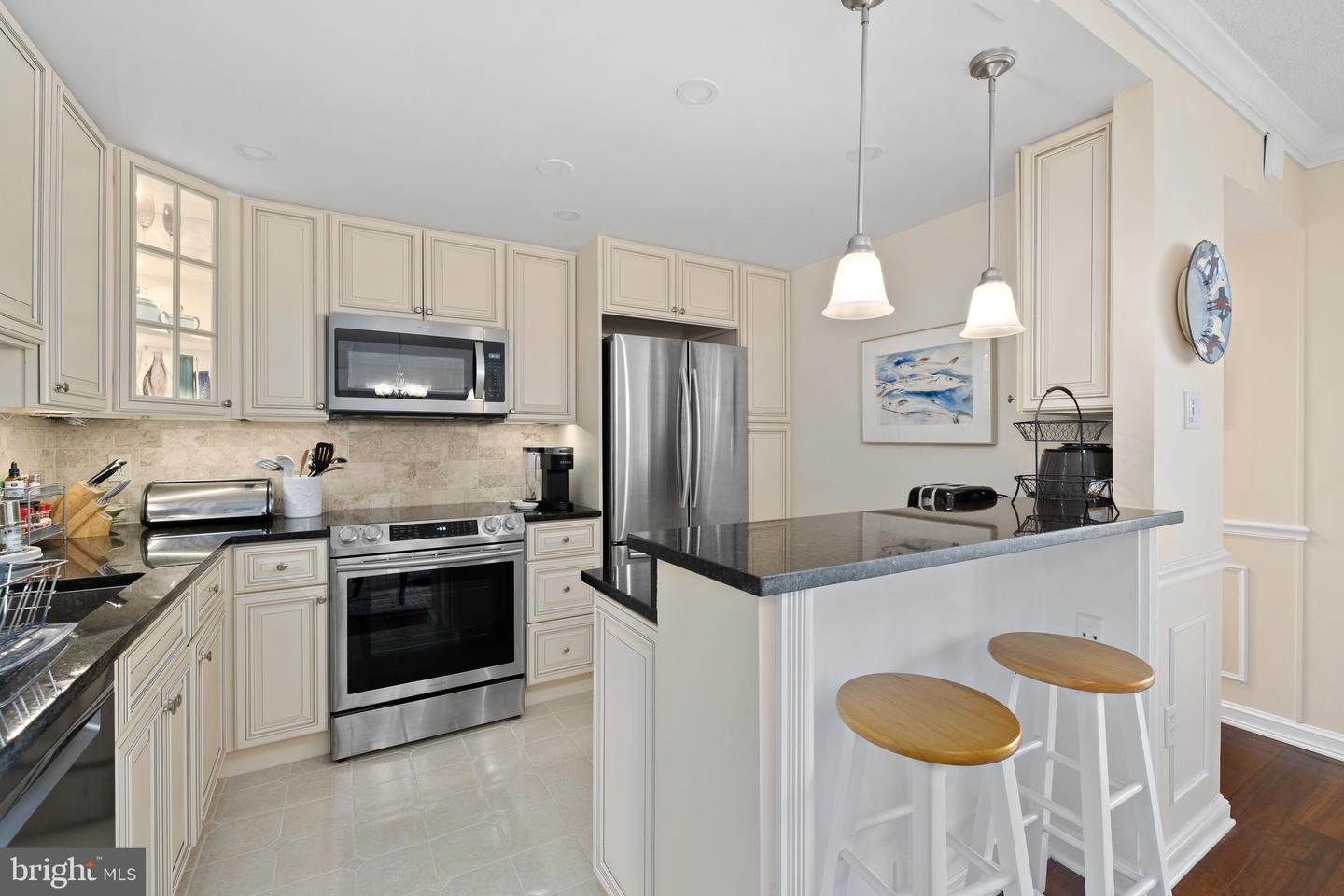 6300 STEVENSON AVENUE Unit: 624