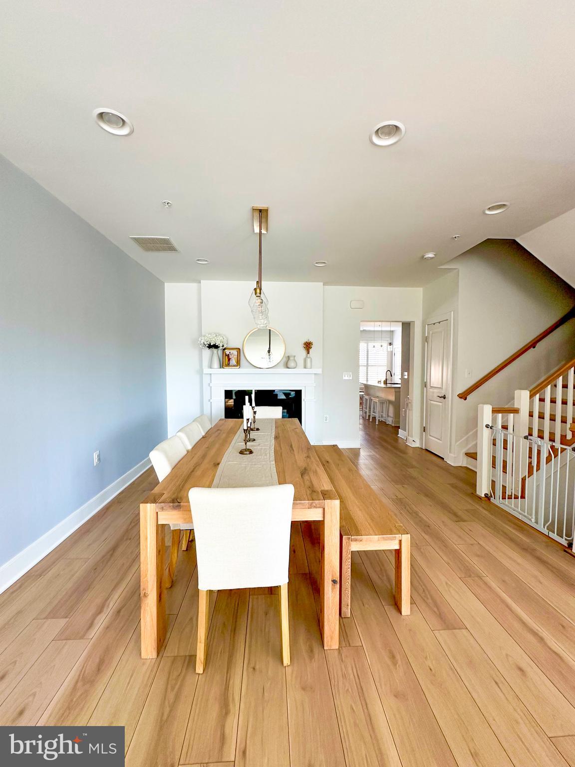 2409 RICHMOND HWY #102