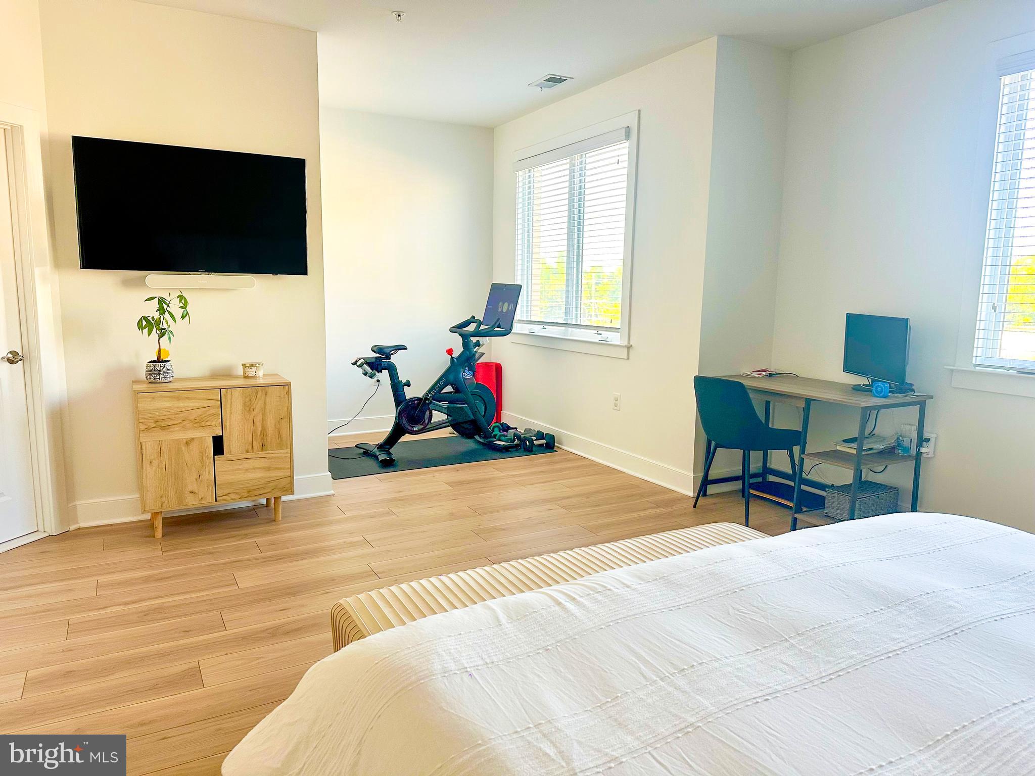 2409 RICHMOND HWY #102