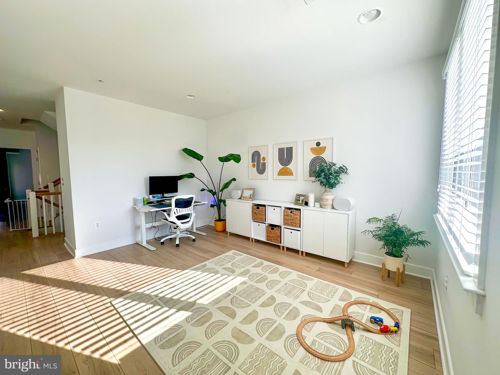 2409 RICHMOND HWY #102