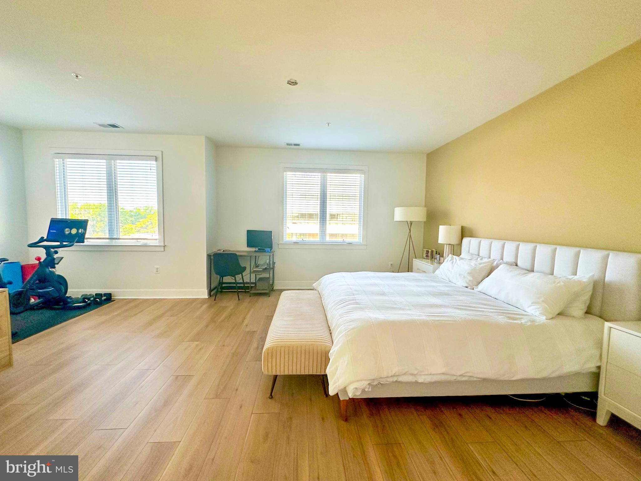 2409 RICHMOND HWY #102