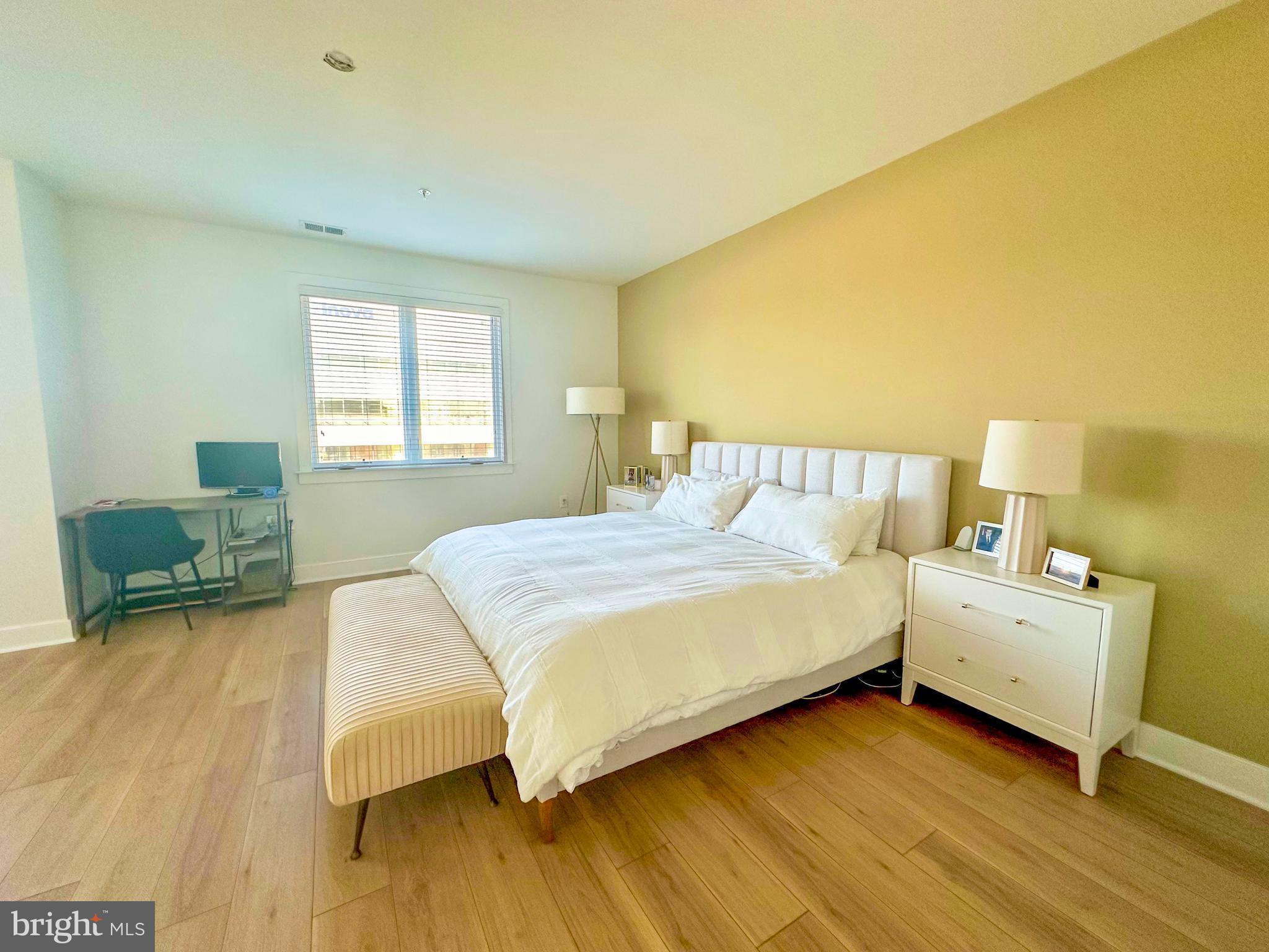 2409 RICHMOND HWY #102