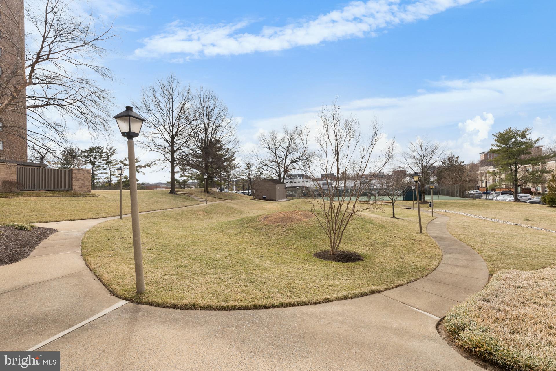 200 N Pickett St #702